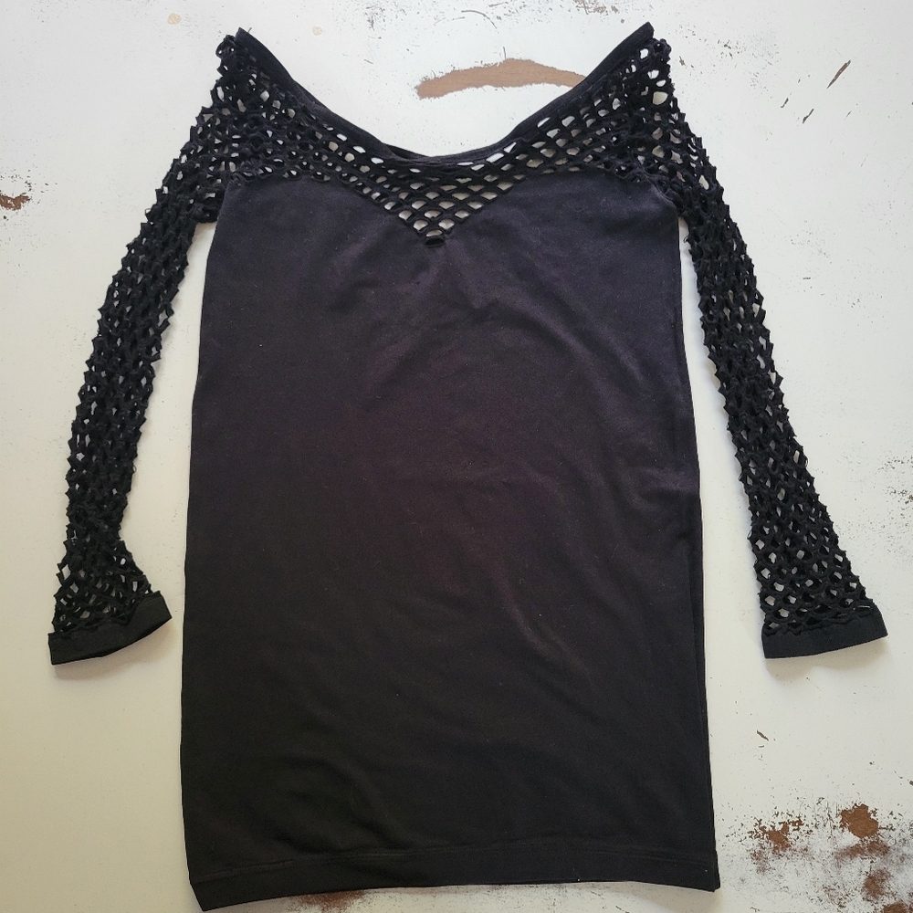 Black Stretchy Fish Net Sleeved shirt